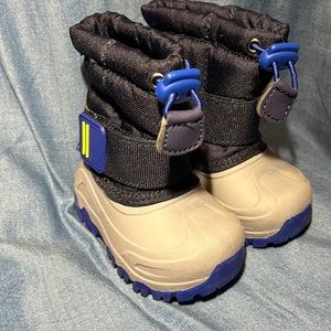 NWT CAT & JACK all weather boots sz 4 blue and grey